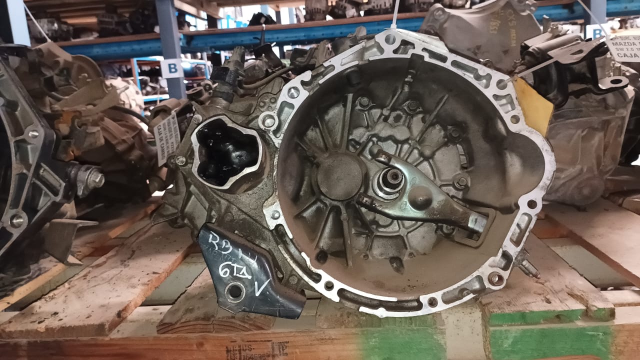 Caja de cambio mecanica hyundai accent