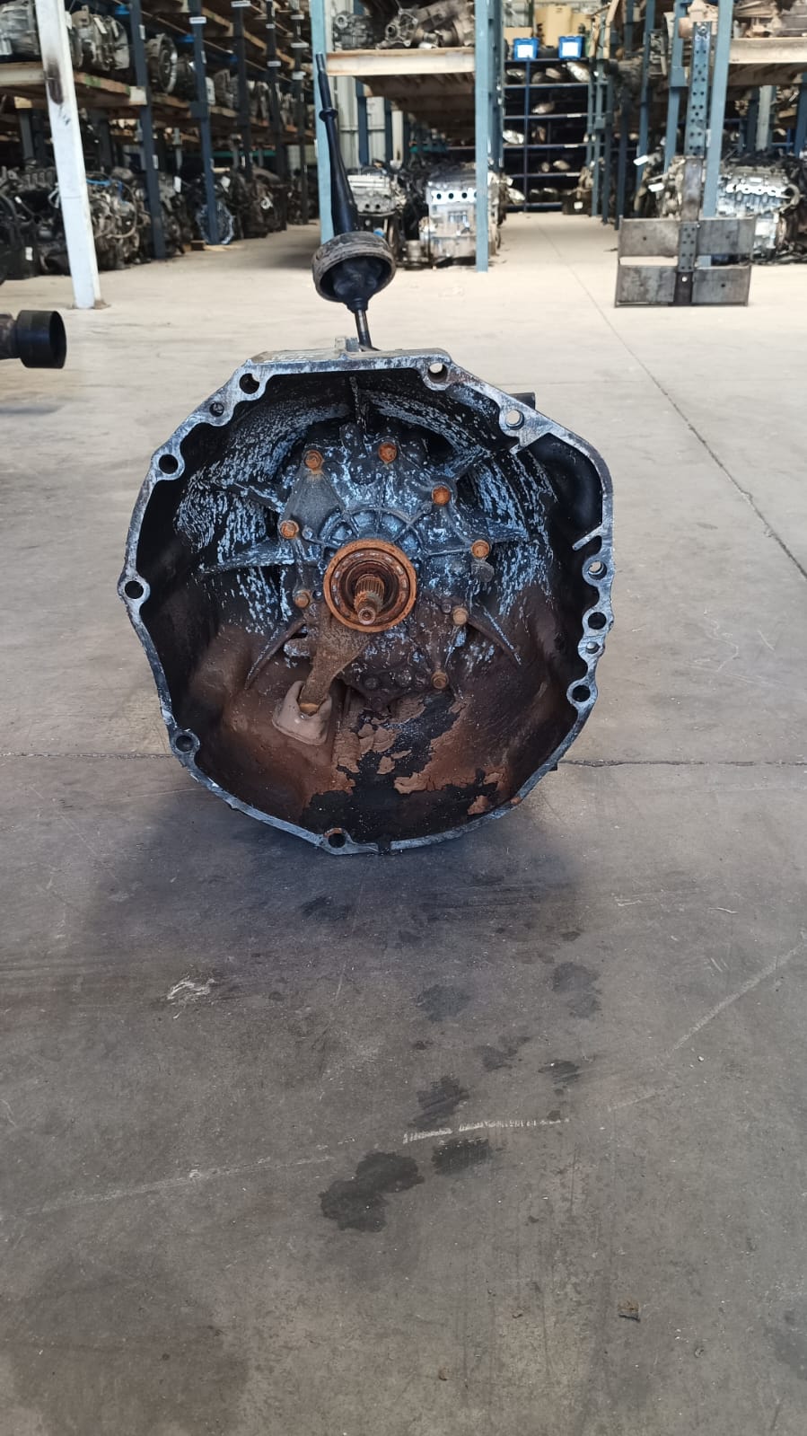Caja de cambio mecanica nissan np300