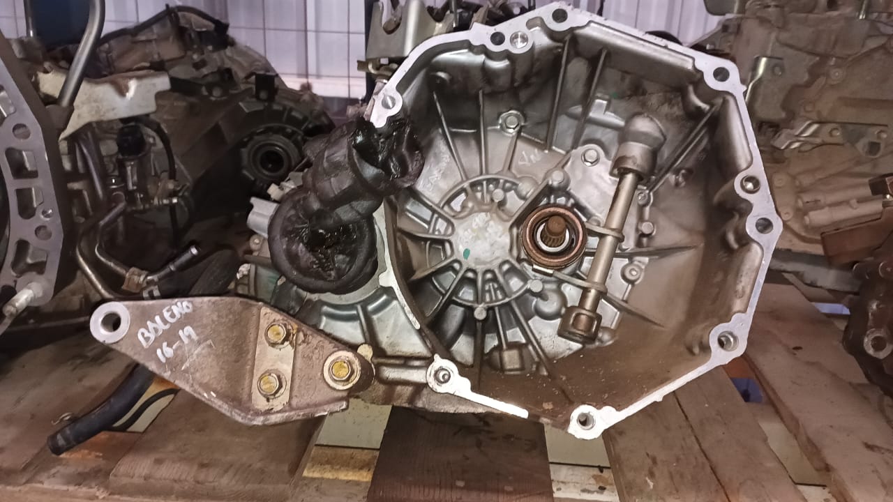 Caja de cambio mecanica suzuki baleno