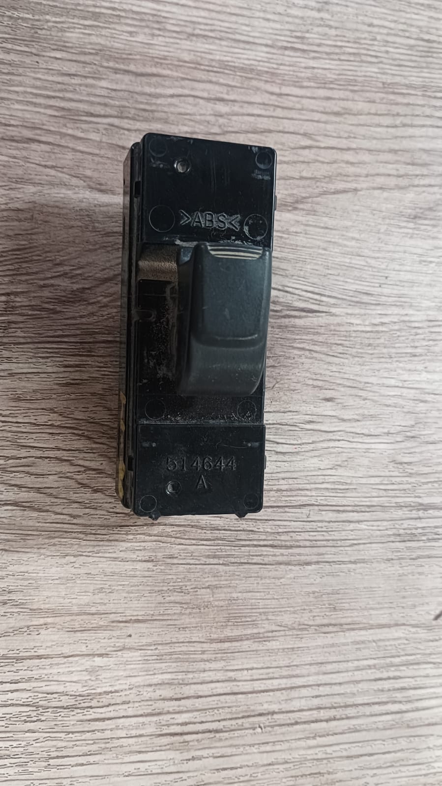 Boton alzavidrio unitario delantero derecho chevrolet dmax 2008 2009 2010 2011