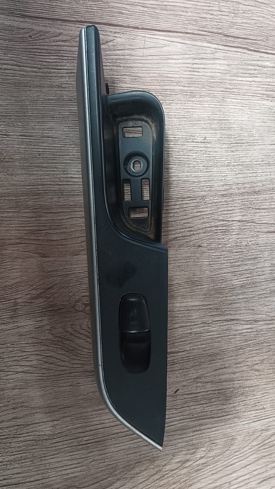 Boton alzavidrio unitario trasero izquierdo nissan np300 2015 2016 2017