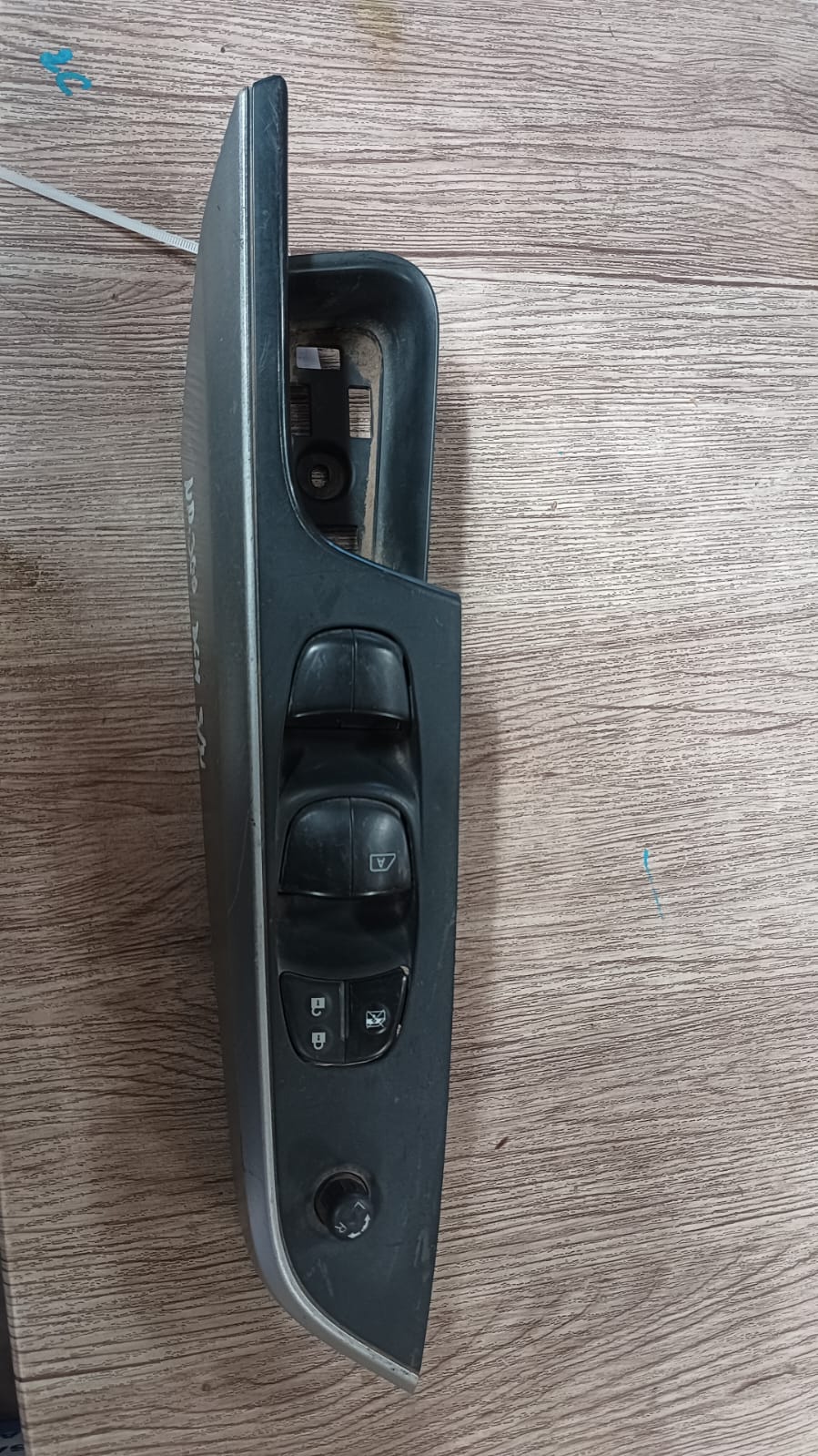 Botonera alzavidrio delantera izquierda principal nissan np300