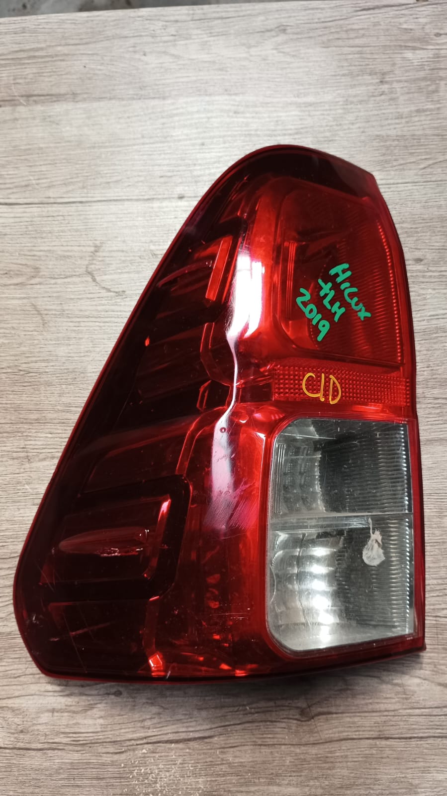 Foco trasero izquierdo toyota hilux 2016 2017 2018 2019 2020