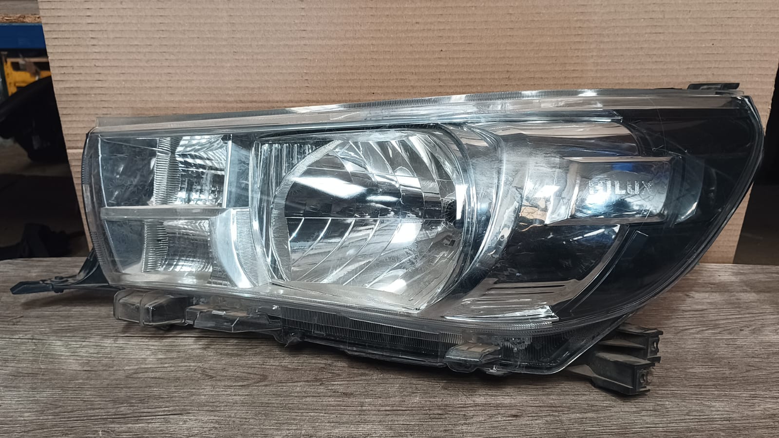 Optico izquierdo toyota hilux
