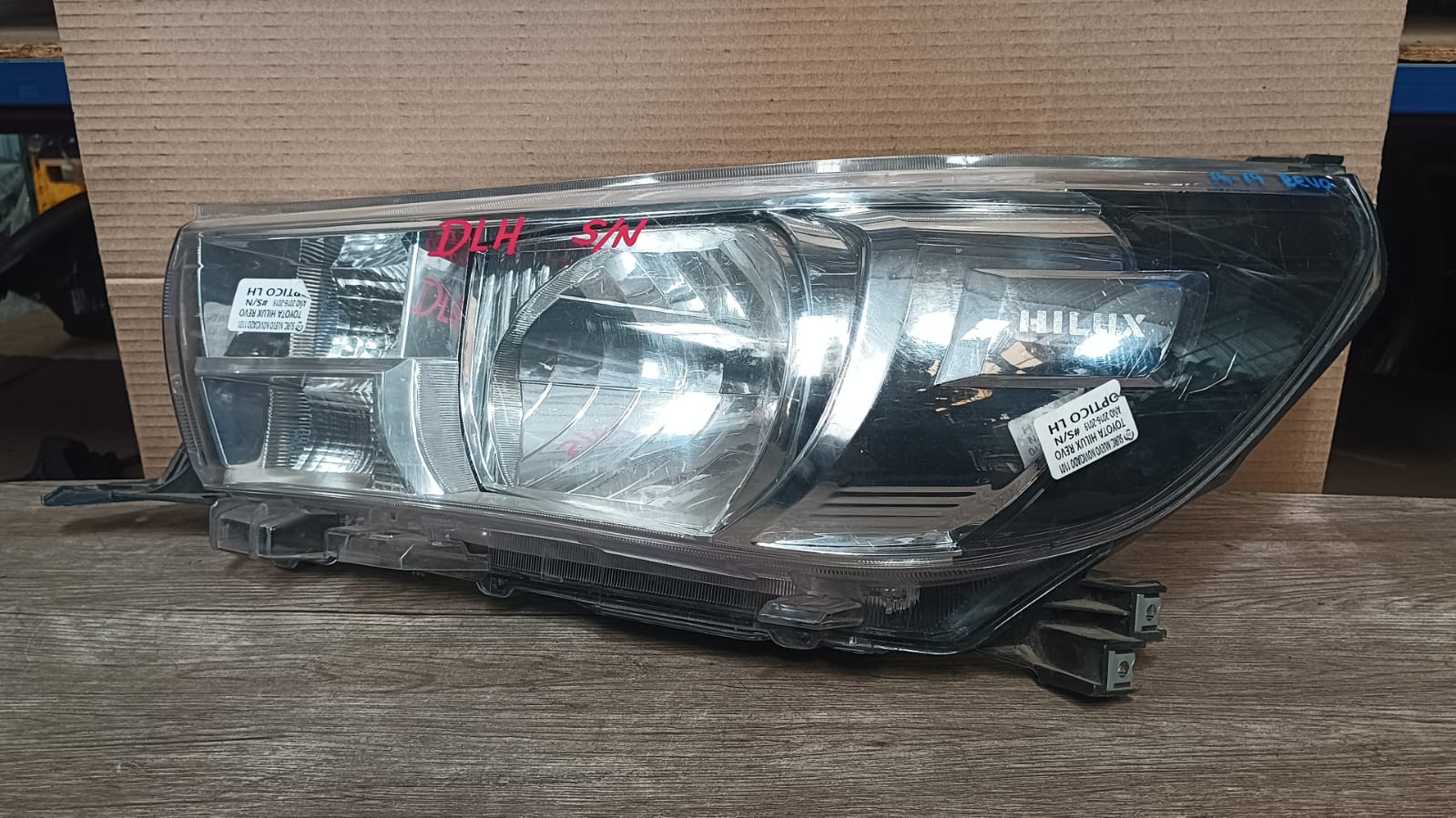 Optico izquierdo toyota hilux