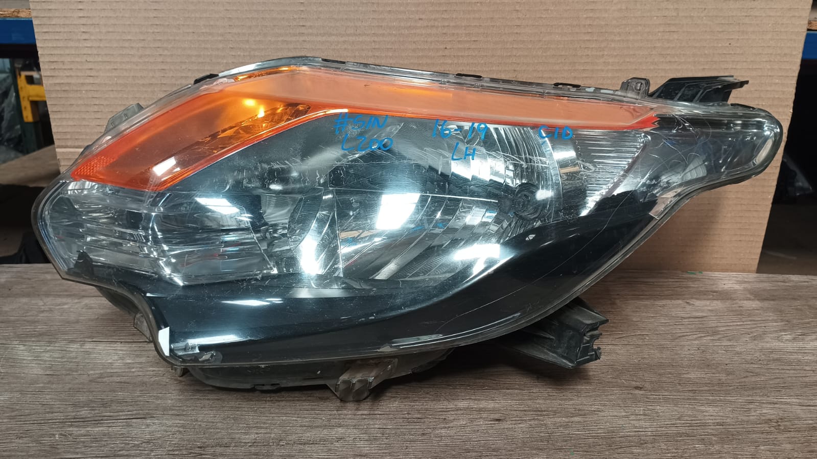 Optico izquierdo mitsubishi l200