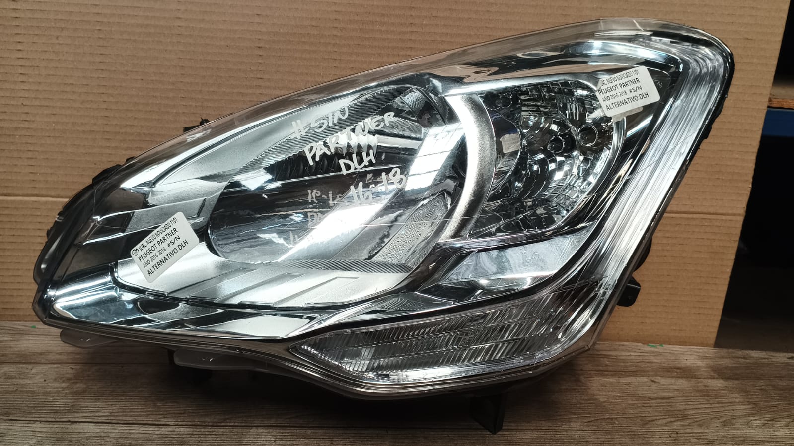 Optico izquierdo peugeot partner