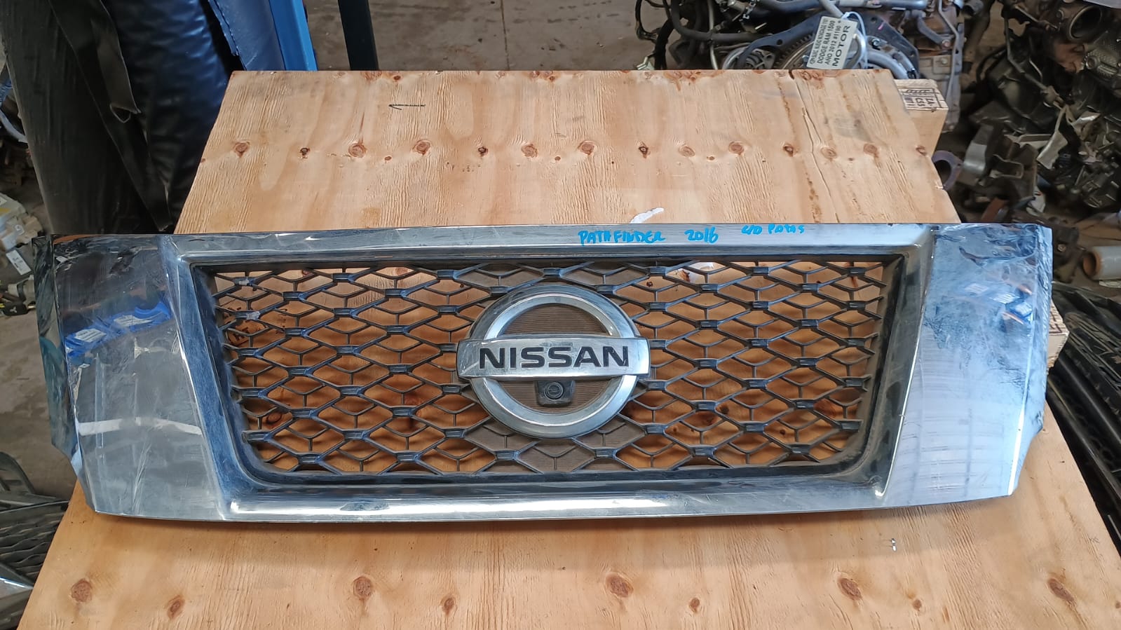 Mascara nissan pathfinder