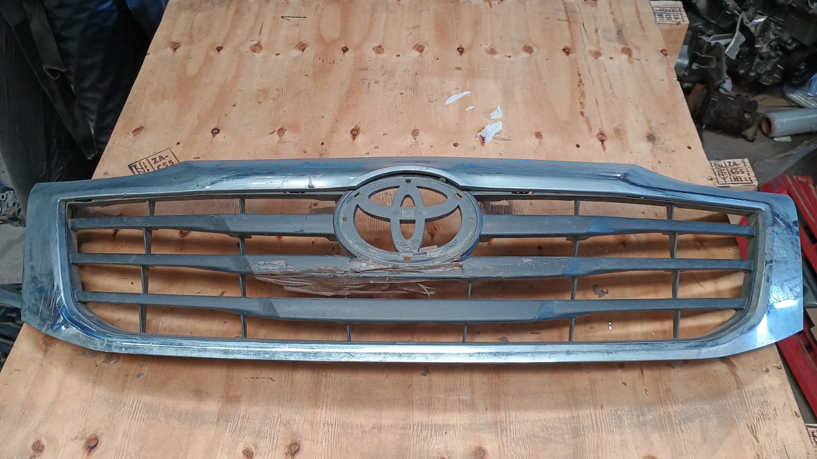 Mascara toyota hilux