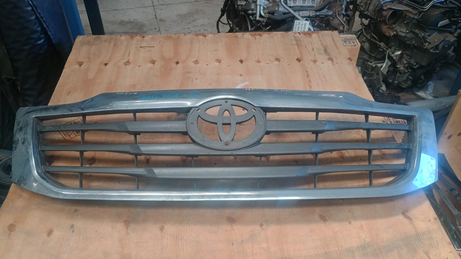 Mascara toyota hilux