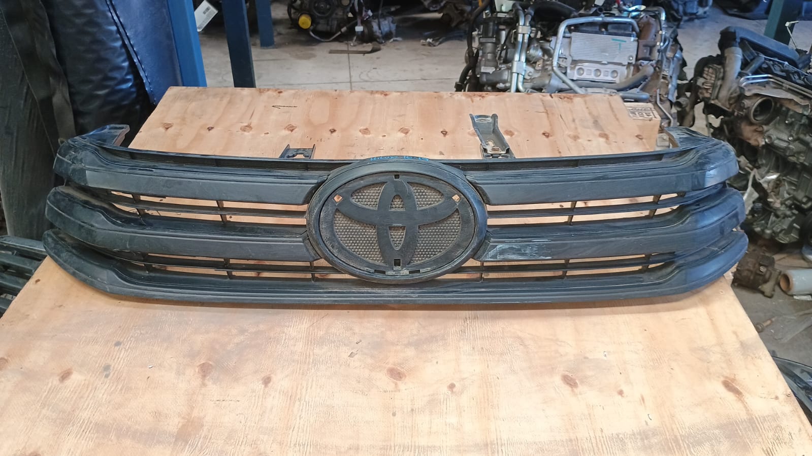 Mascara toyota hilux