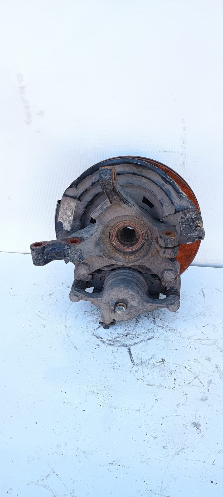 Muñon delantero derecho chevrolet spark