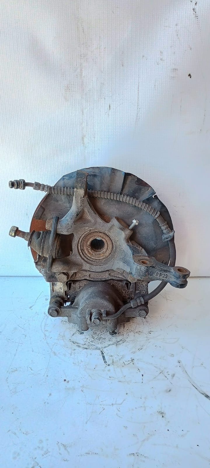 Muñon delantero izquierdo hyundai accent
