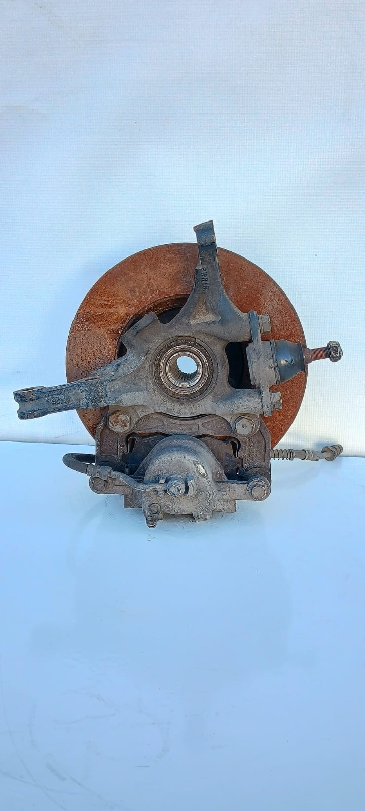 Muñon delantero derecho hyundai accent