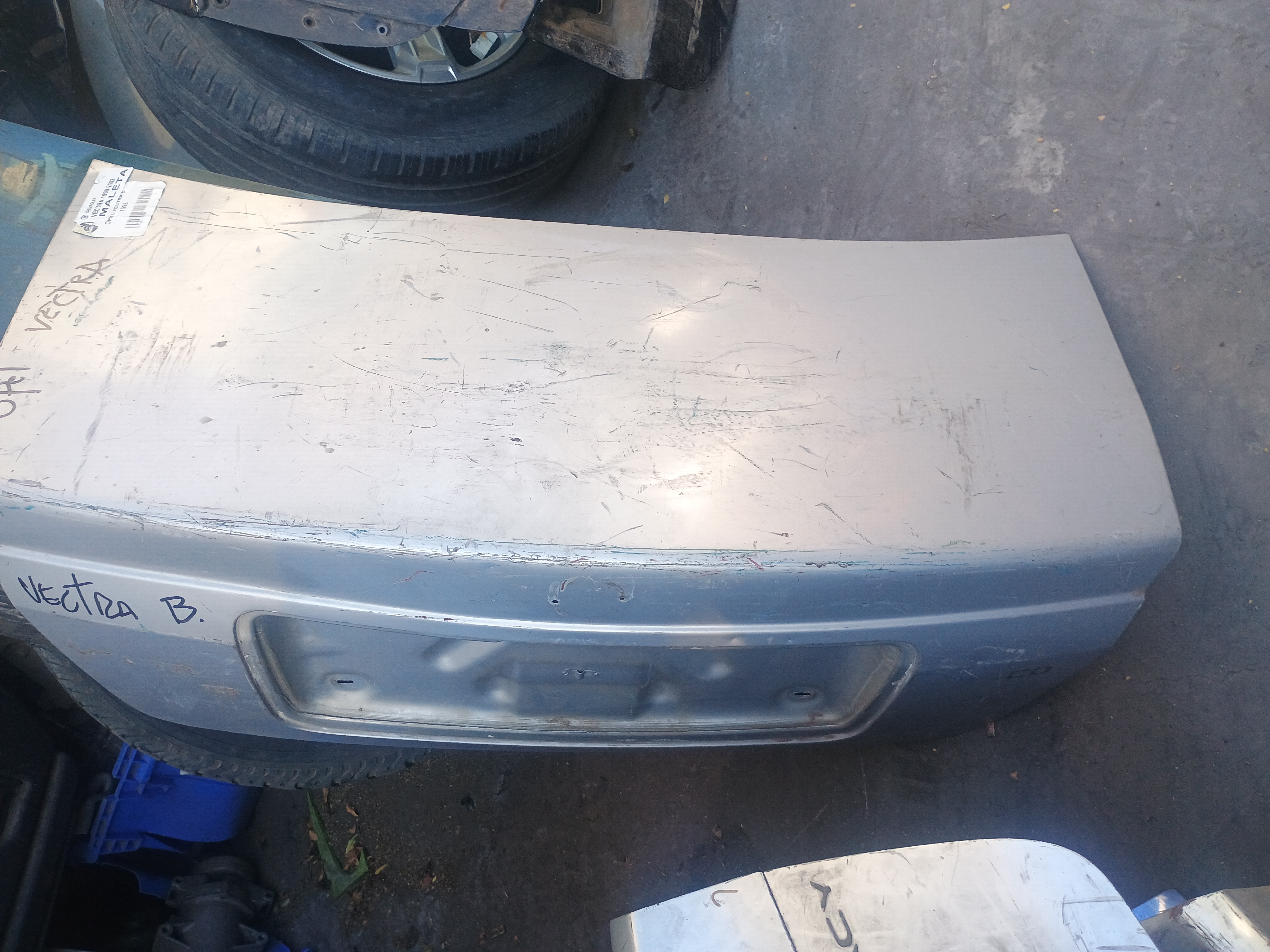 Tapa maleta / portalon chevrolet vectra 1999 2000 2001