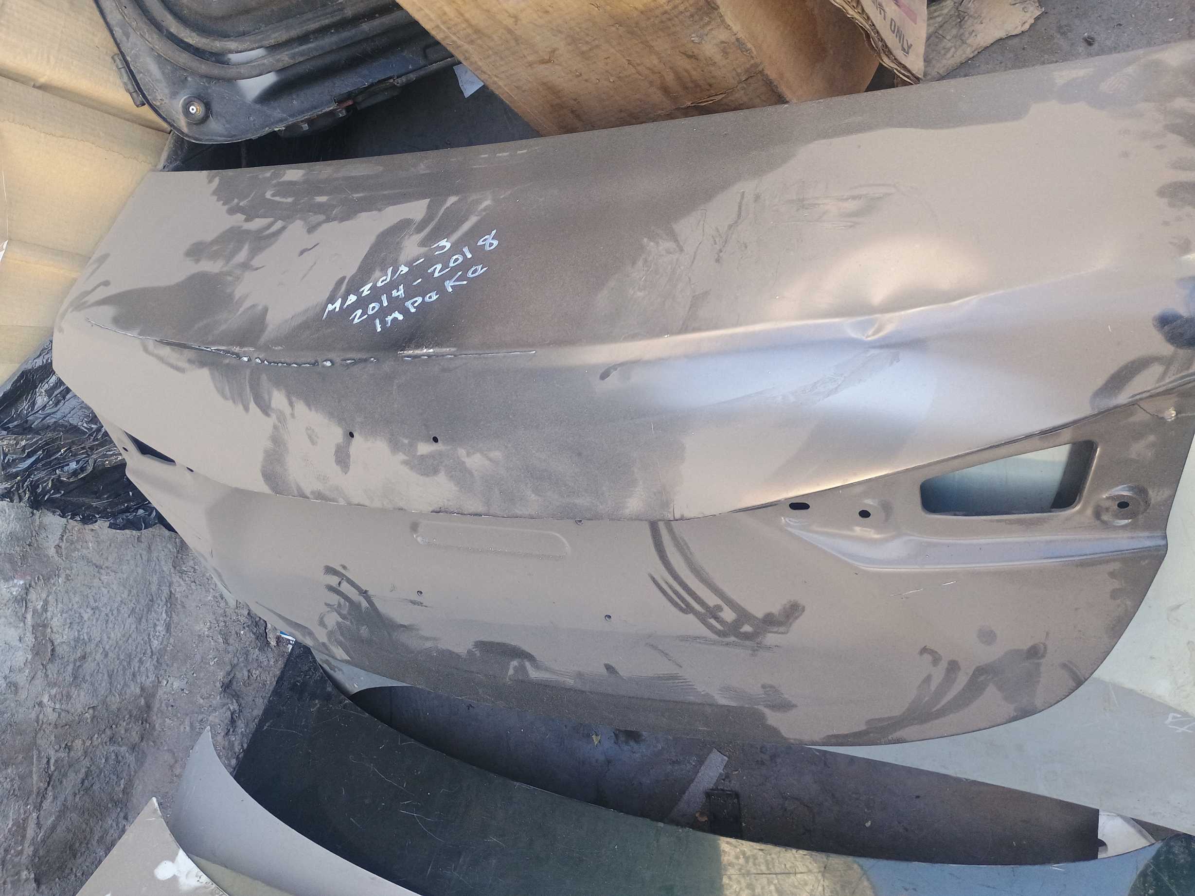 Tapa maleta / portalon mazda 3 2014 2015 2016 2017 2018
