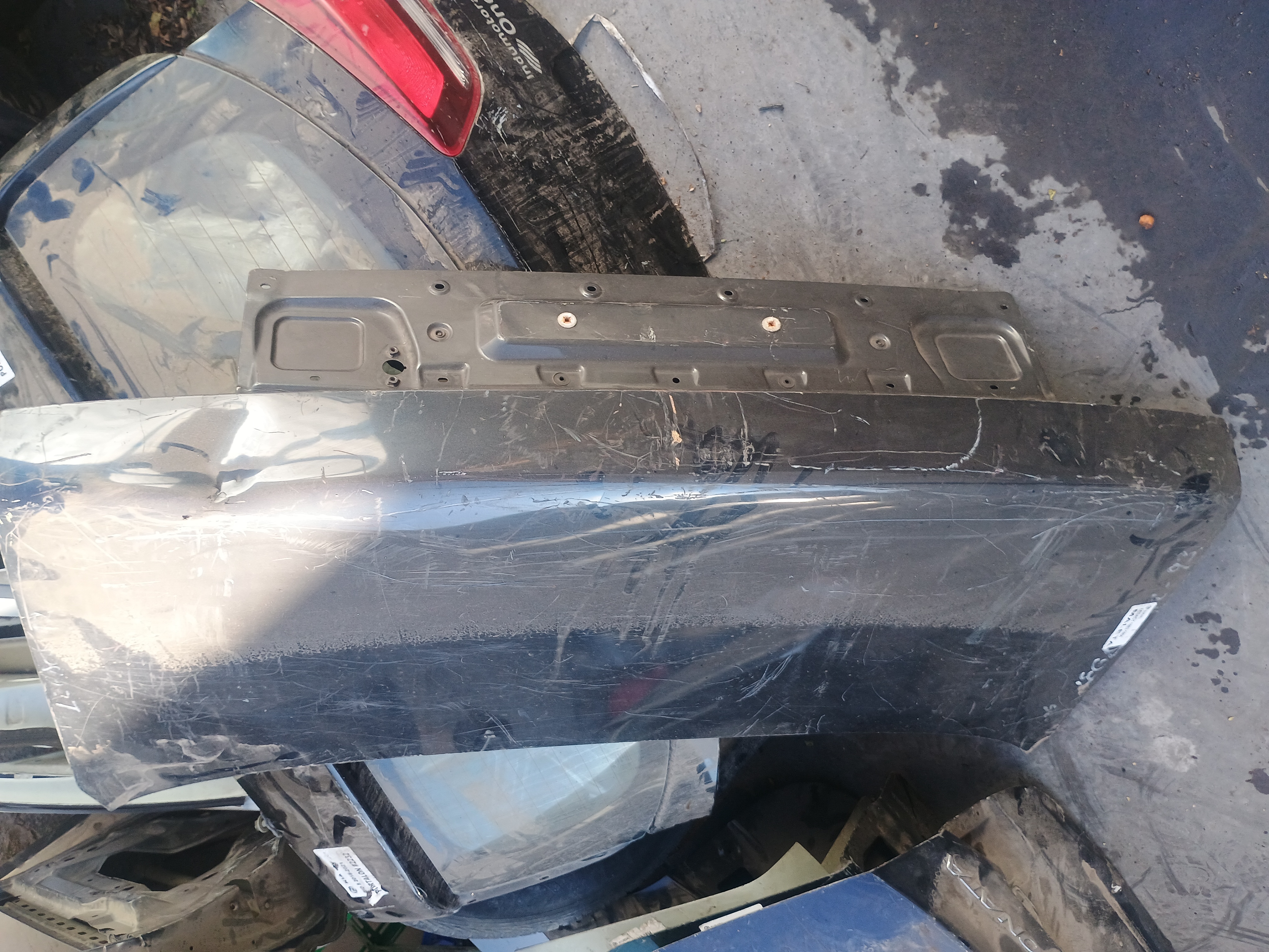 Tapa maleta / portalon subaru legacy