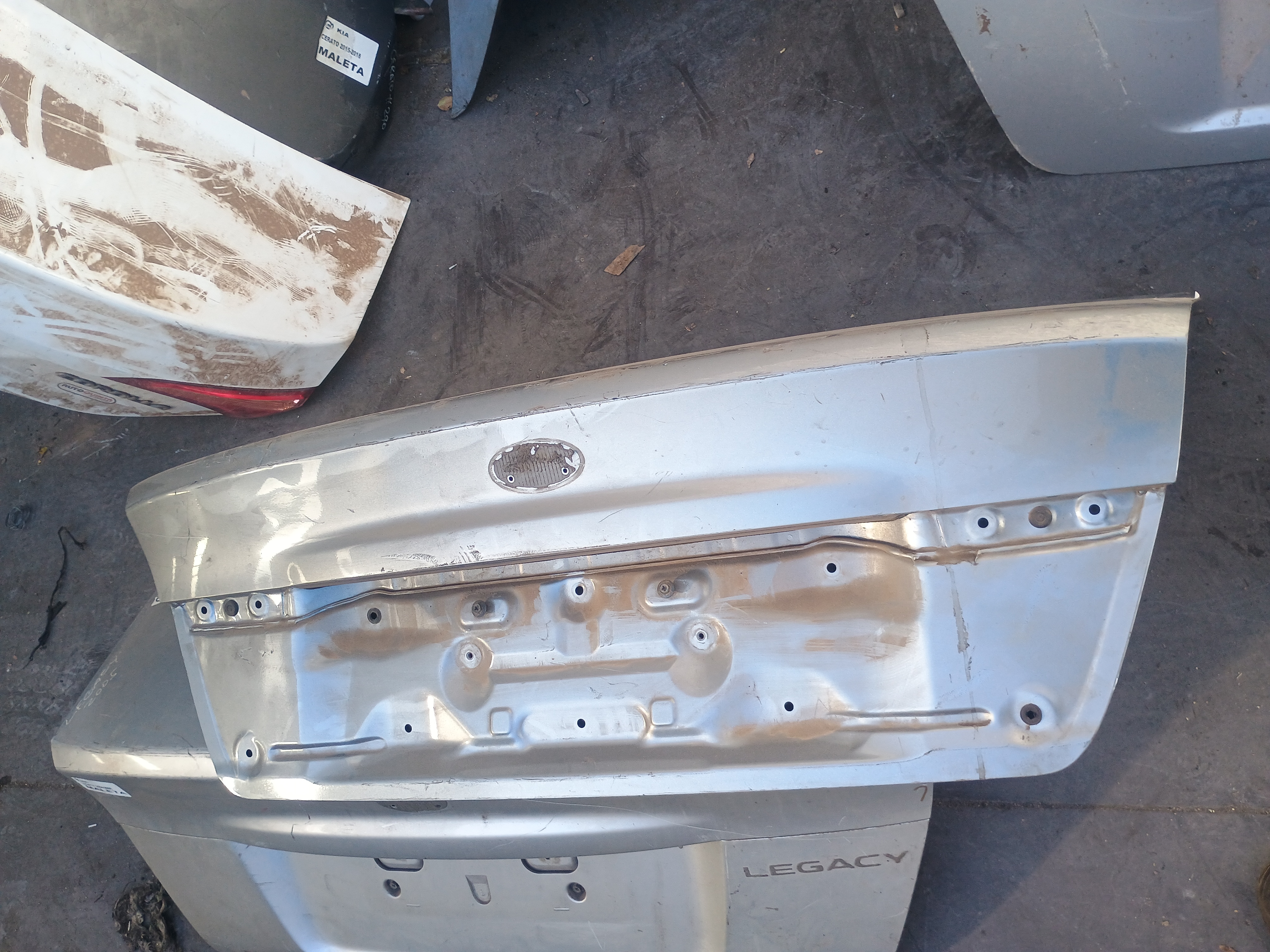 Tapa maleta / portalon subaru legacy 2004 2005 2006 2007 2008