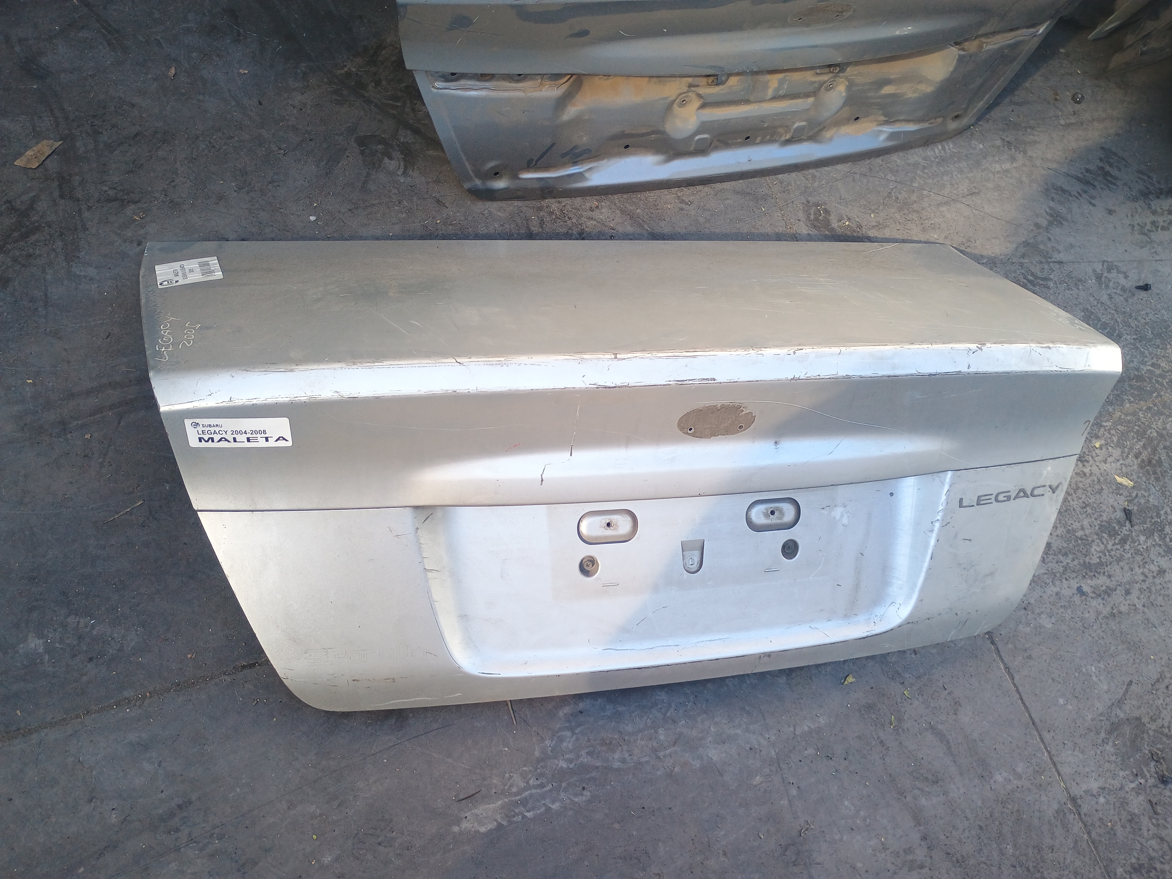 Tapa maleta / portalon subaru legacy 2004 2005 2006 2007