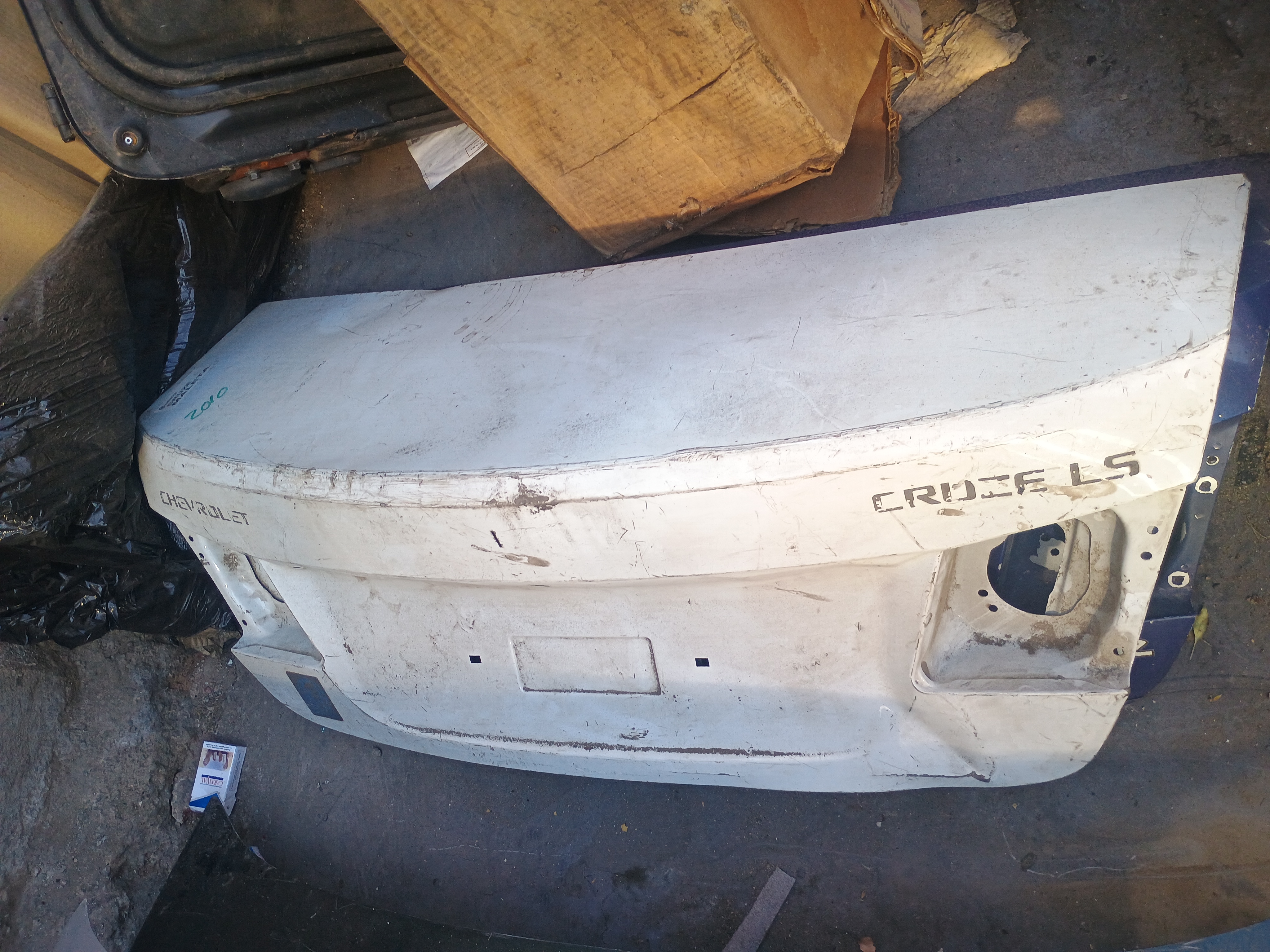 Tapa maleta / portalon chevrolet cruze