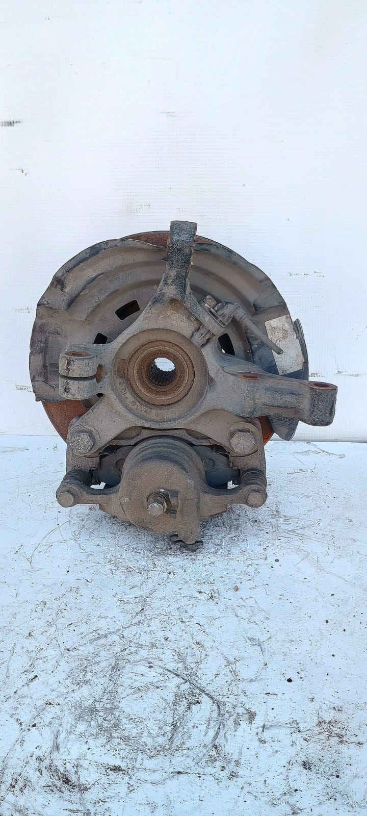 Muñon delantero izquierdo chevrolet spark gt
