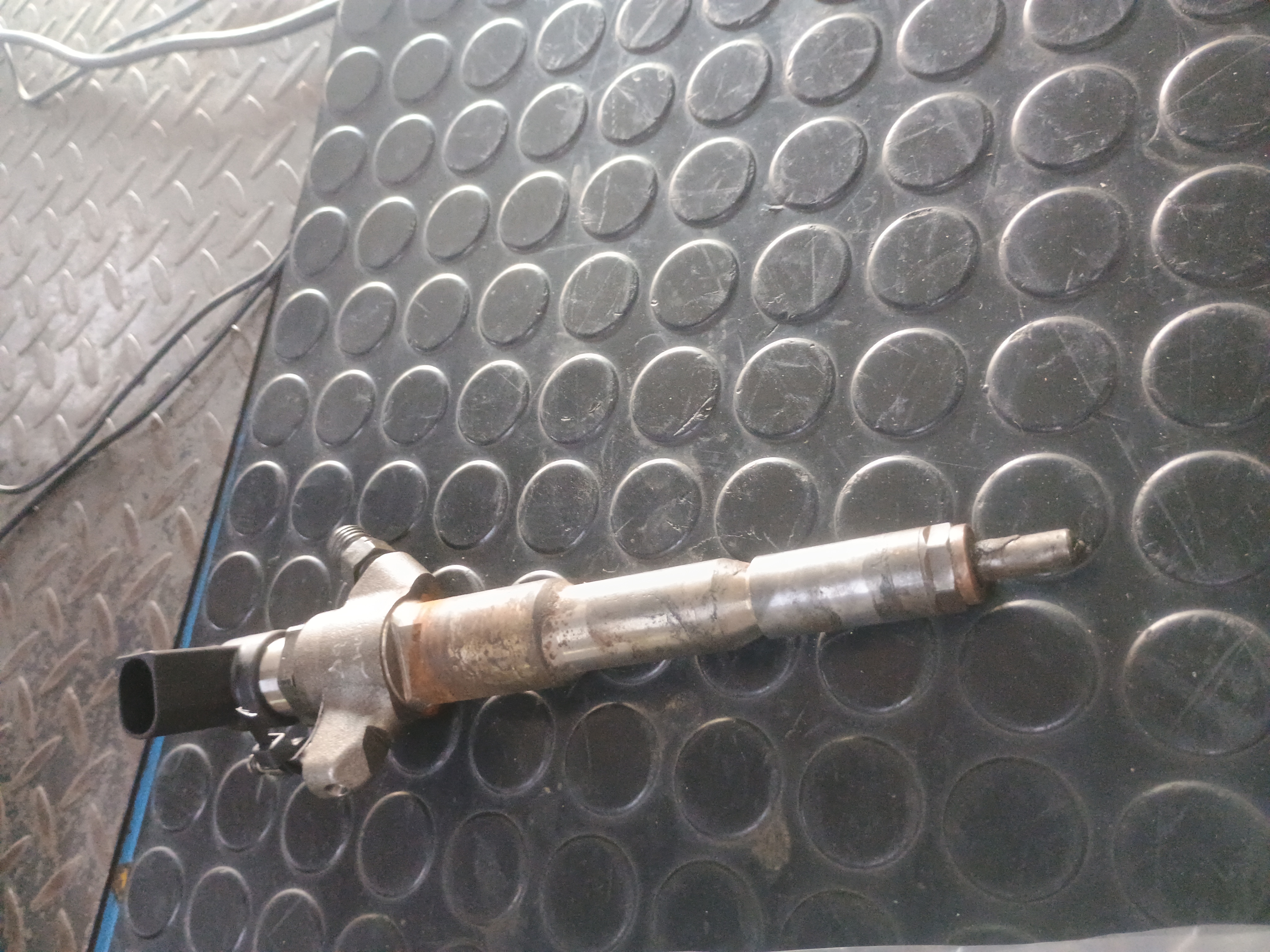 Inyector diesel nissan np300 navara 2020 2021 2022 2023