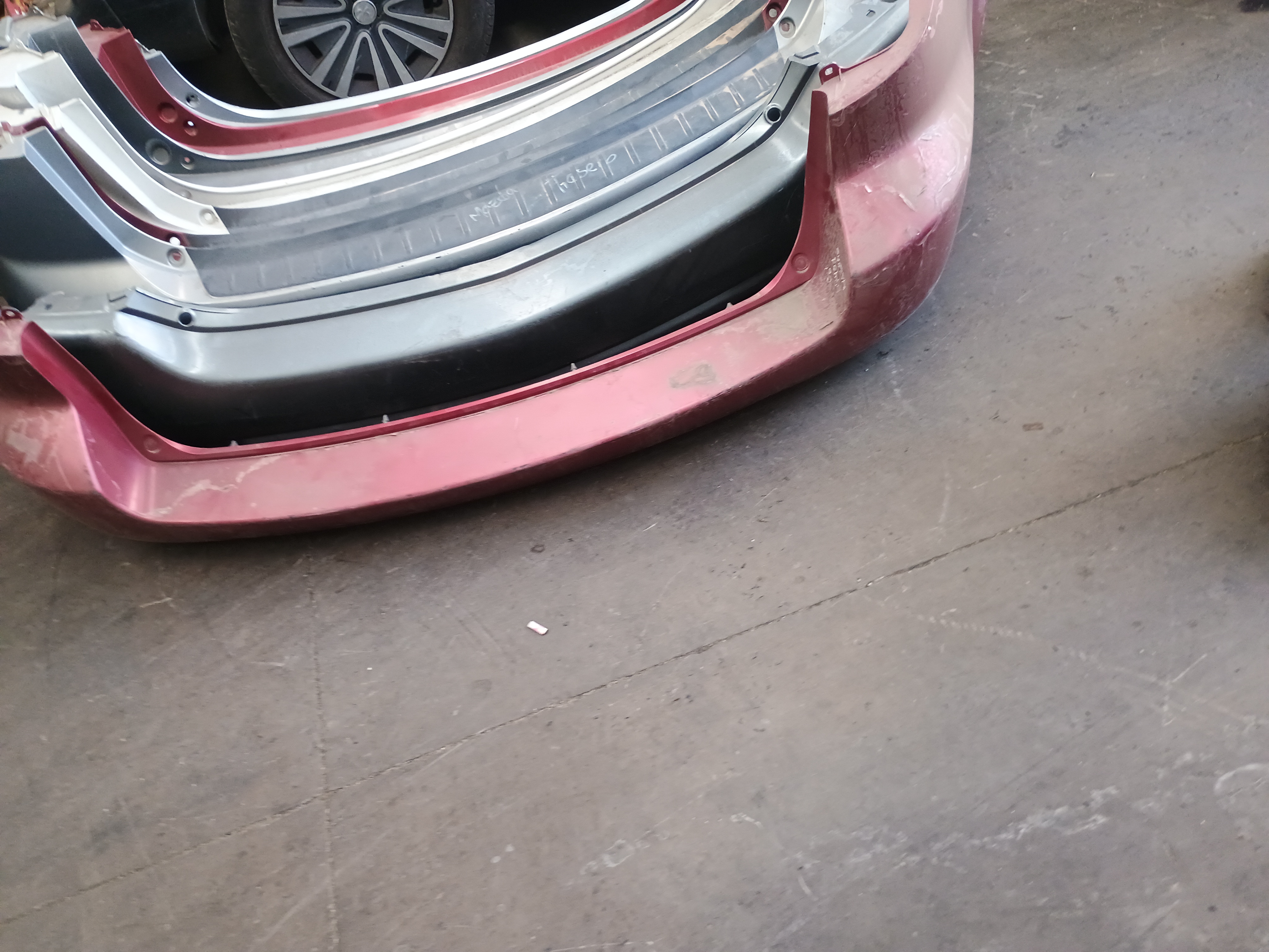 Parachoque trasero mazda 3 2015 2016 2017 2018