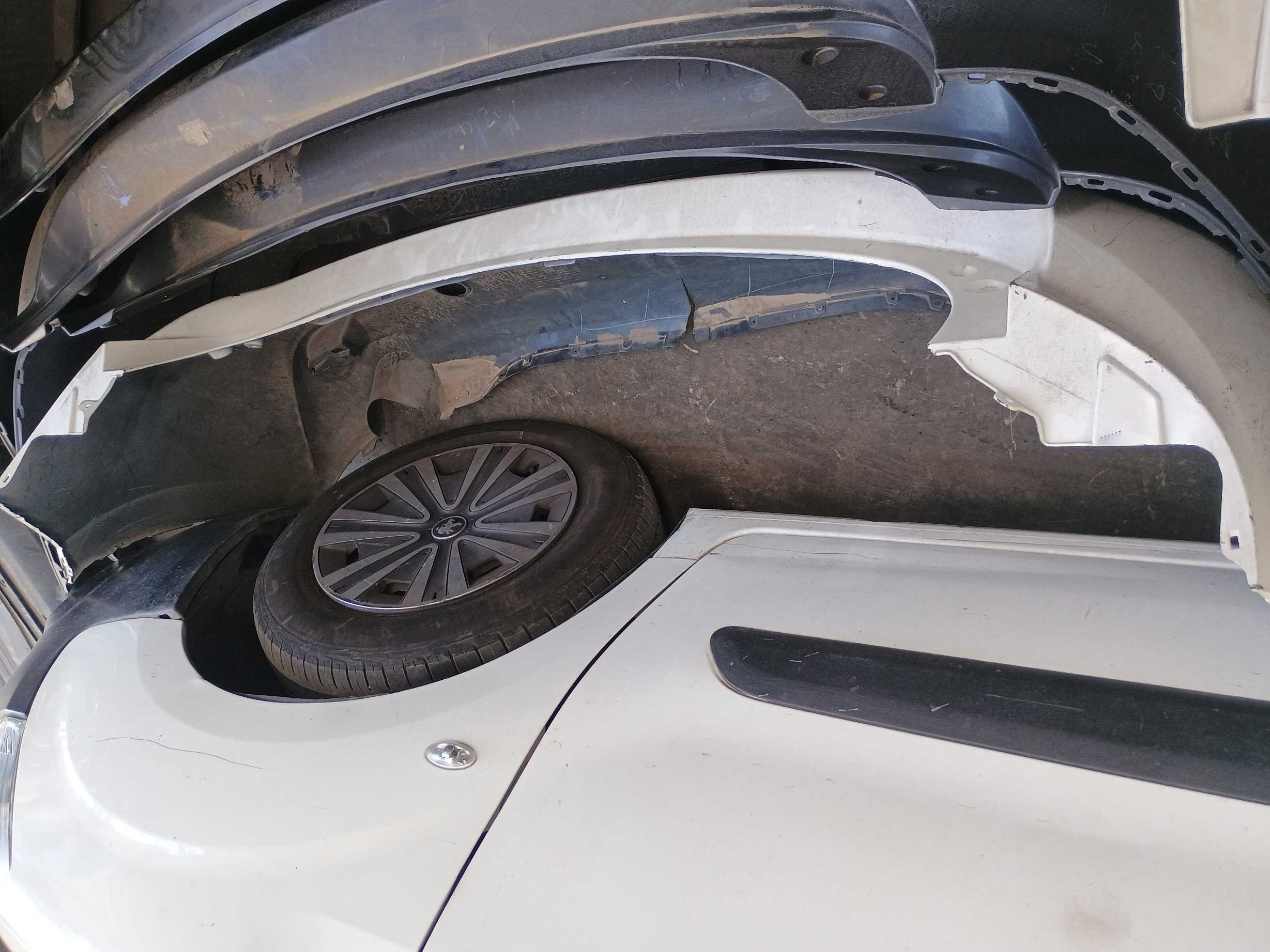 Parachoque trasero mazda 3 2013 2014 2015 2016 2017 2018
