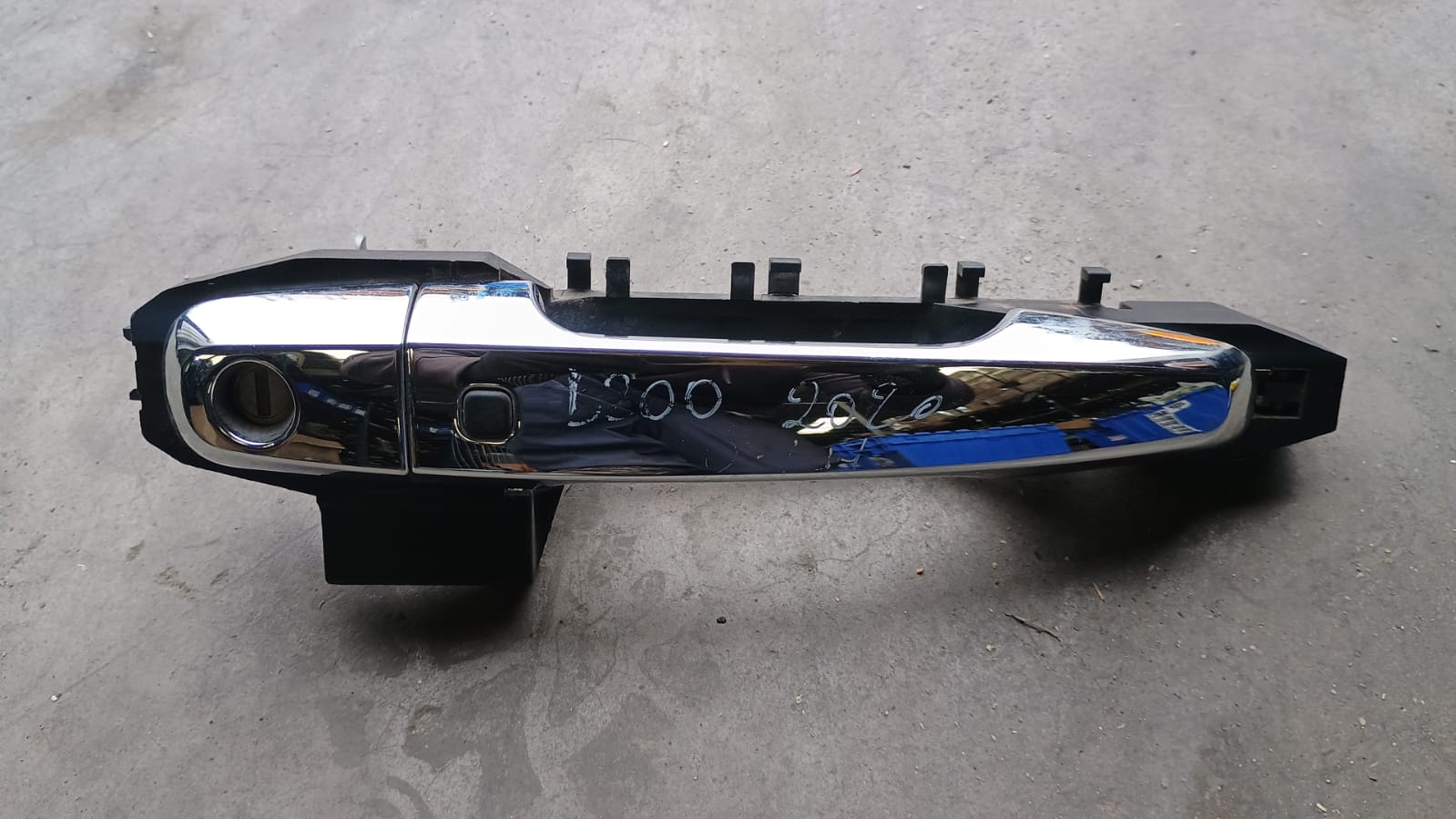Manilla exterior delantero izquierdo mitsubishi l200