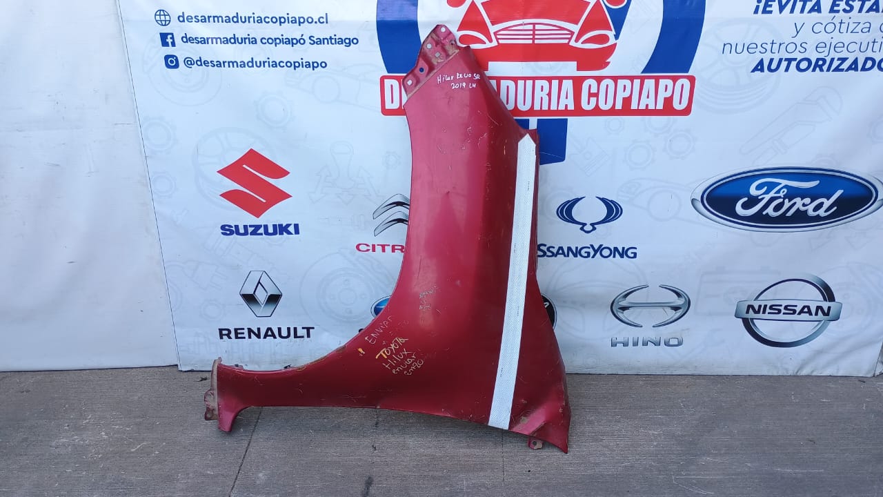 Tapabarro izquierdo toyota hilux
