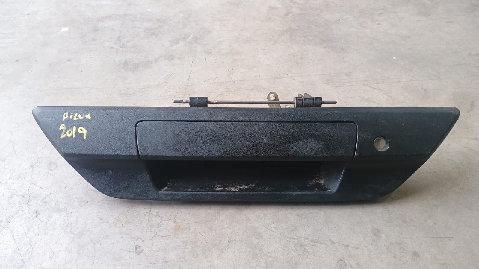 Manilla de maleta / portalon toyota hilux 2016 2017 2018 2019
