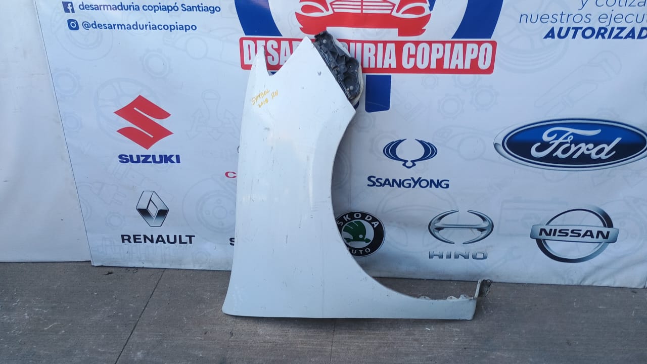Tapabarro derecho renault symbol