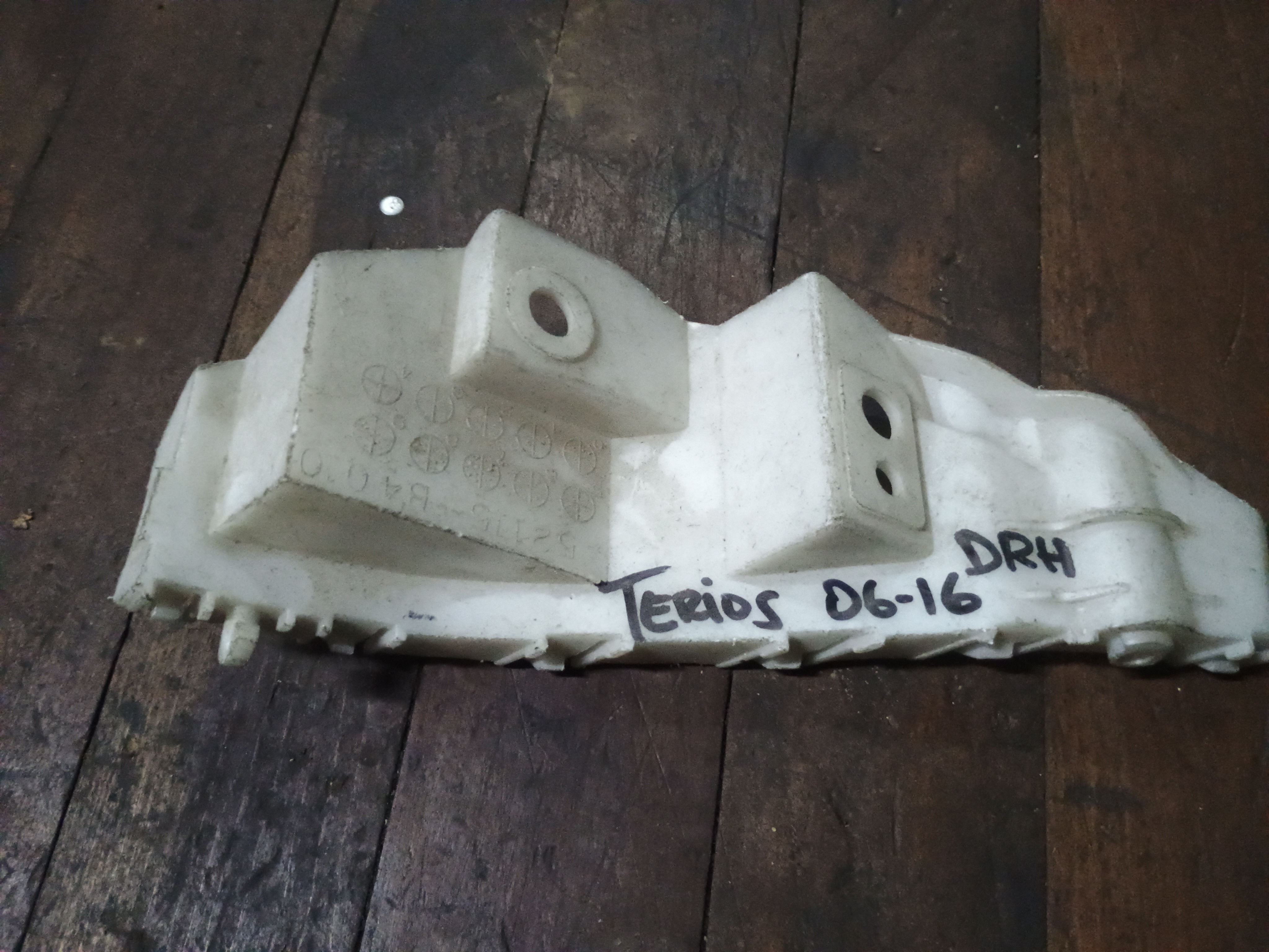 Mensula de parachoque trasero derecho daihatsu terios 2006 2007 2008 2009 2010 2011 2012 2013 2014 2015 2016