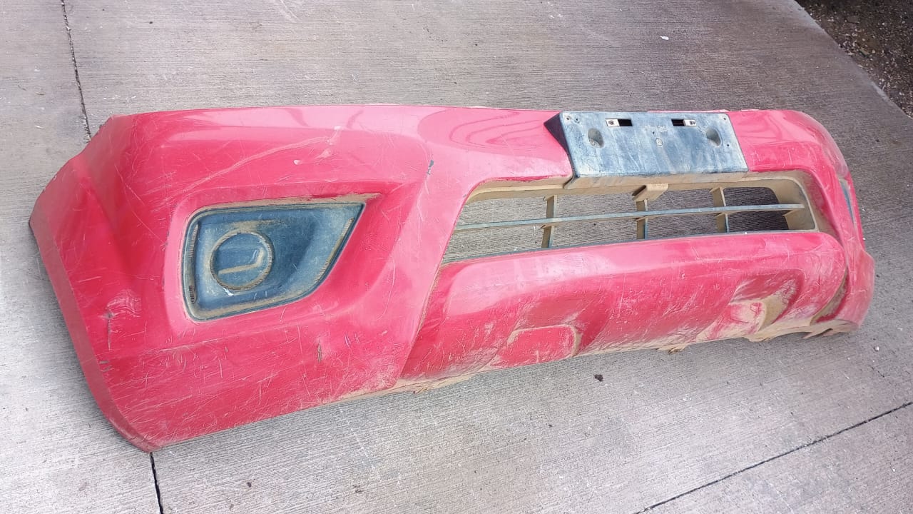 Parachoque delantero nissan np300 2015 2016 2017 2018 2019 2020