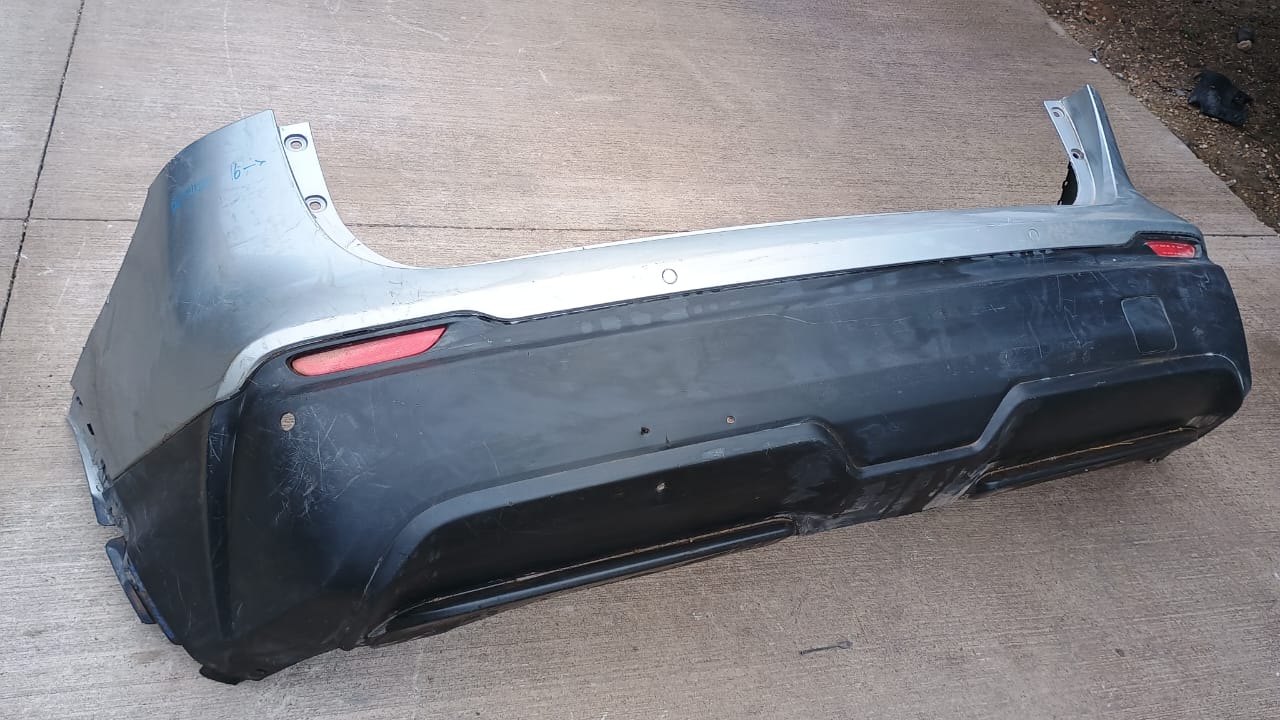 Parachoque trasero nissan qashqai 2018 2019 2020 2021