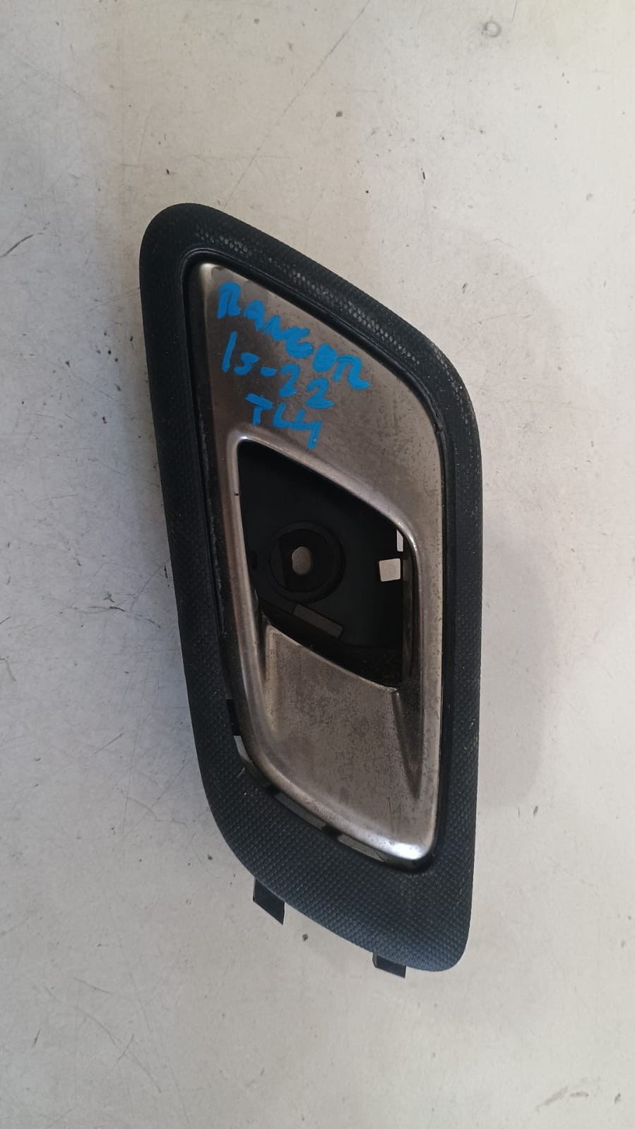 Manilla interior trasera izquierda ford ranger