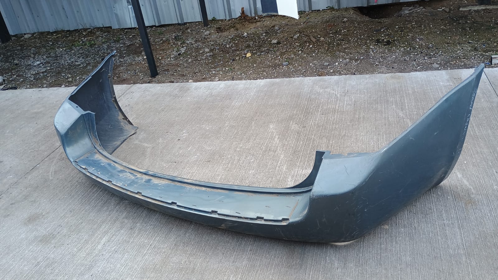 Parachoque trasero kia grand carnival 2006 2007 2008 2009 2010 2011 2012 2013