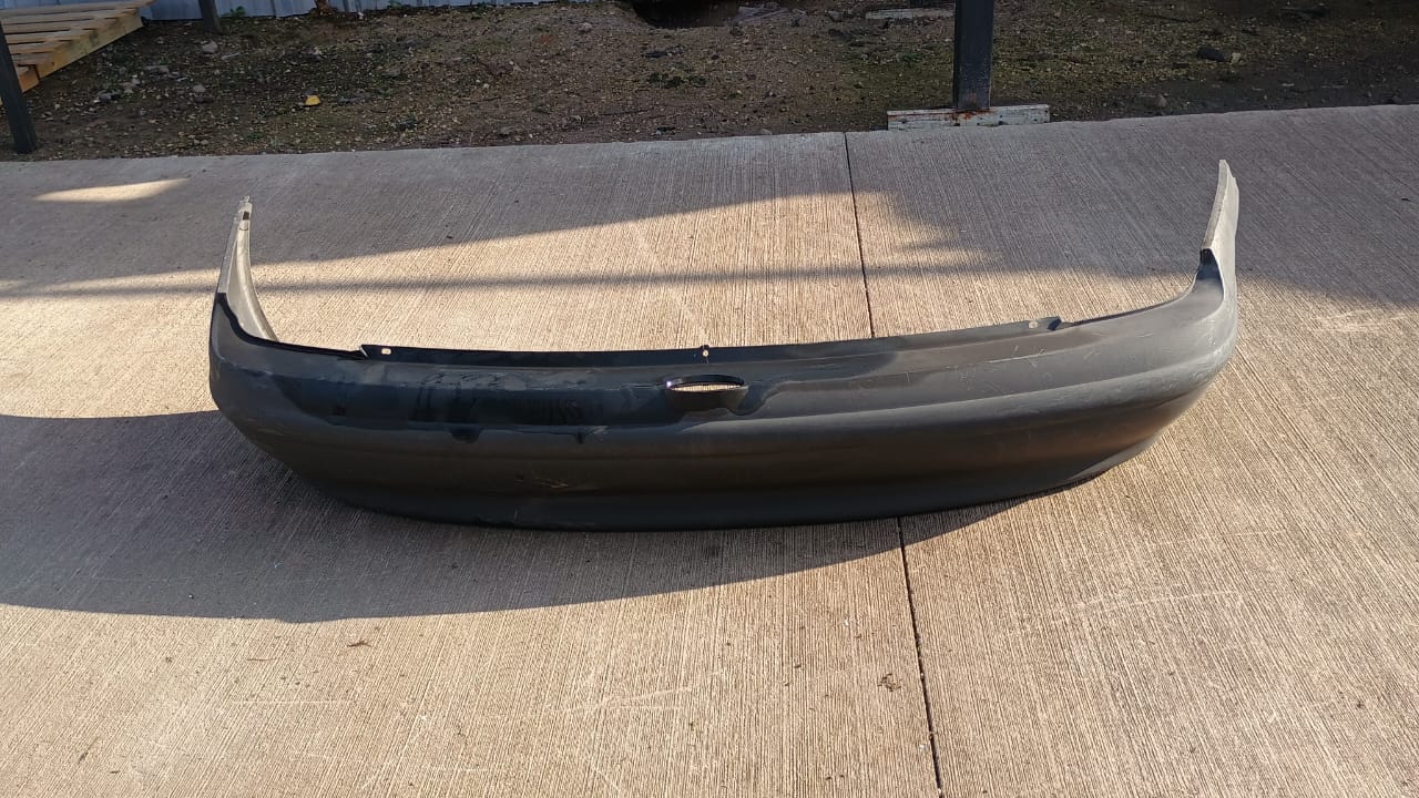 Parachoque trasero chevrolet corsa 2000 2001 2002 2003 2004 2005 2006 2007 2008