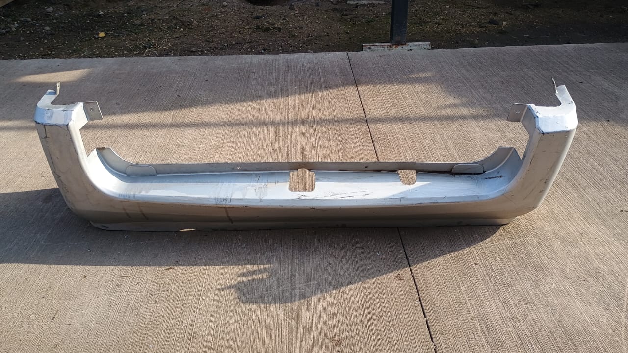Parachoque trasero chevrolet n300 2013 2014 2015 2016 2017 2018 2019