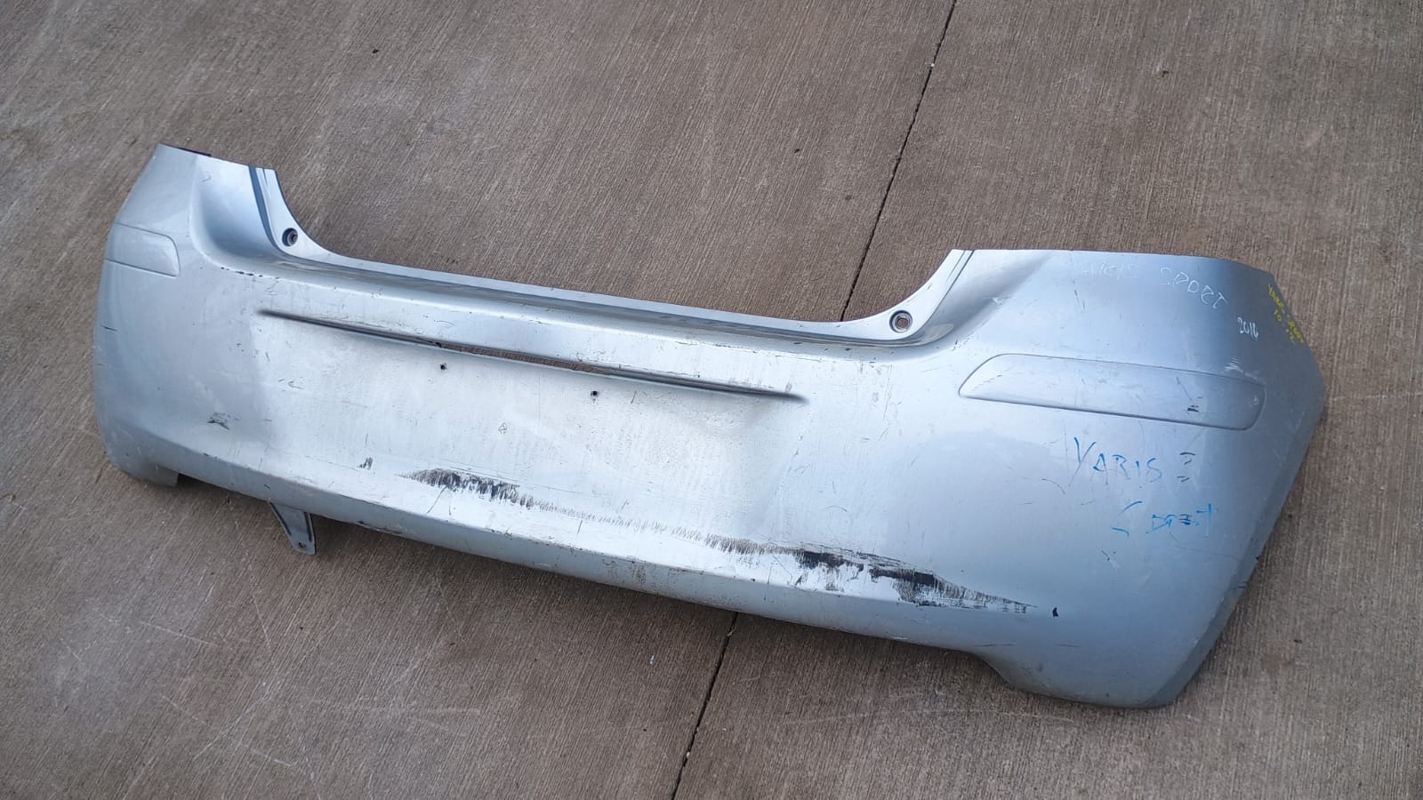 Parachoque trasero toyota yaris sport 2010 2011 2012