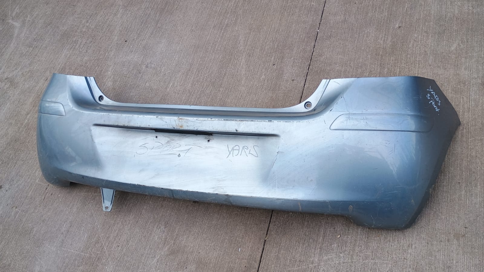 Parachoque trasero toyota yaris sport 2010 2011 2012