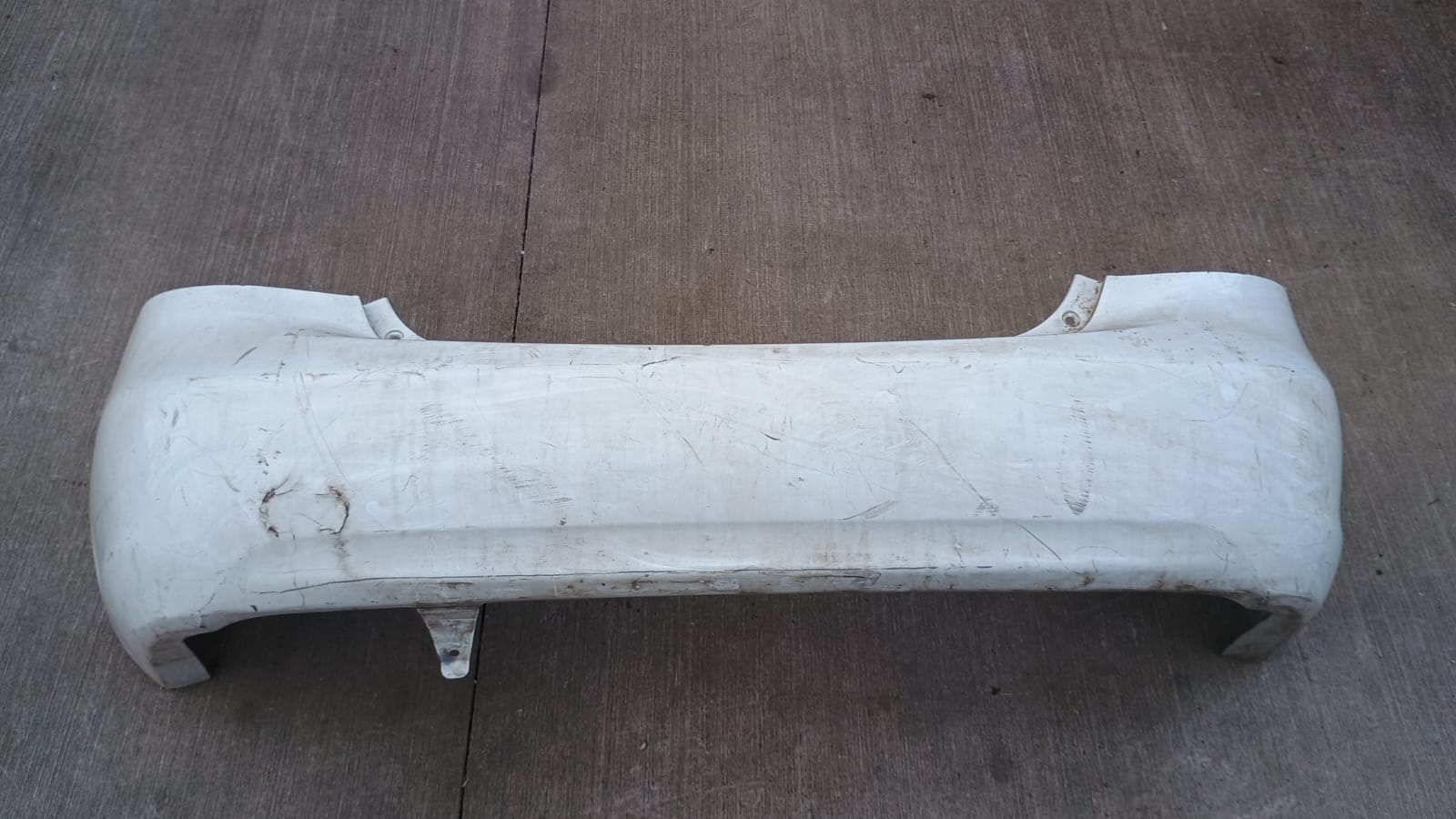 Parachoque trasero toyota yaris 2006 2007 2008 2009 2010 2011 2012 2013