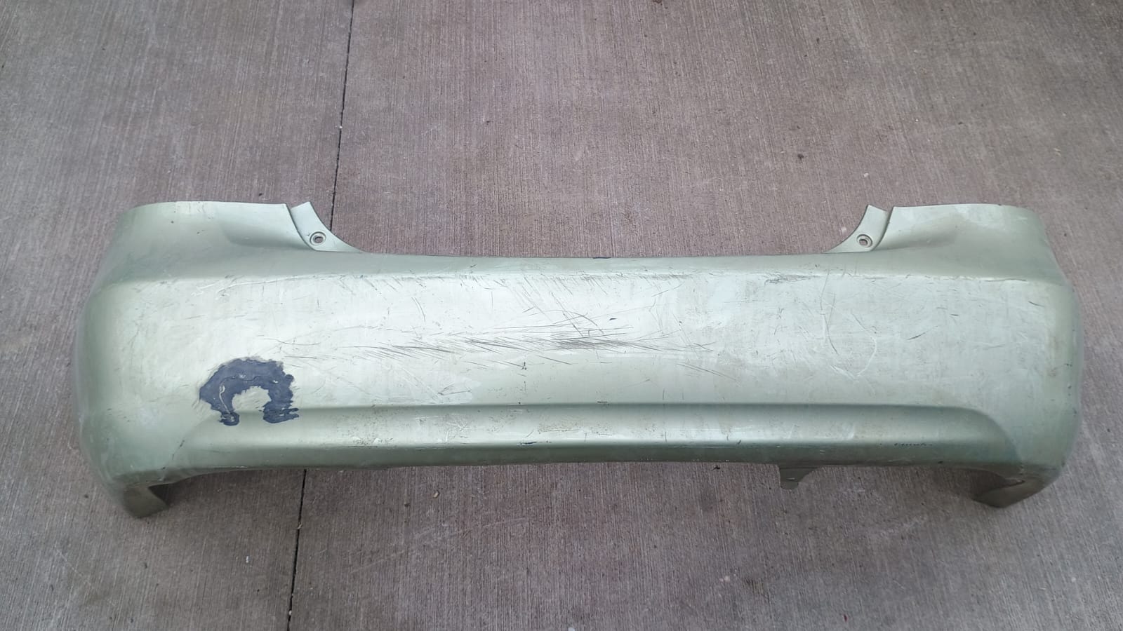 Parachoque trasero toyota yaris 2006 2007 2008 2009 2010 2011 2012 2013