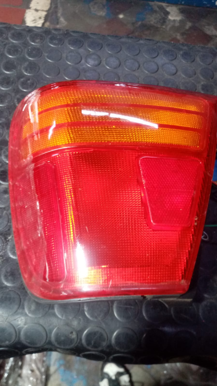 Foco trasero derecho suzuki swift 1989 1990 1991 1992 1993 1994 1995 1996