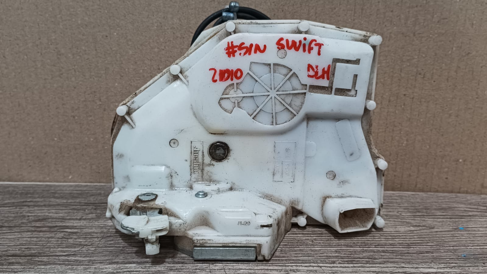 Chapa puerta delantera izquierda suzuki swift