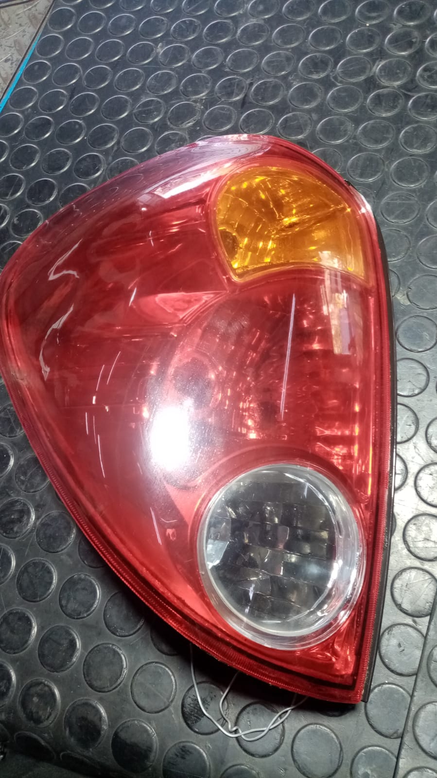 Foco trasero izquierdo mitsubishi l200 2007 2008 2009 2010 2011 2012 2013 2014 2015