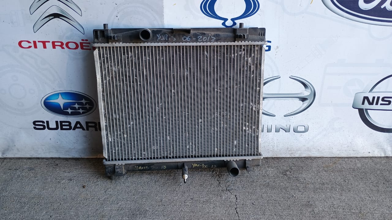 Radiador de agua toyota yaris 2006 2007 2008 2009 2010 2011 2012 2013