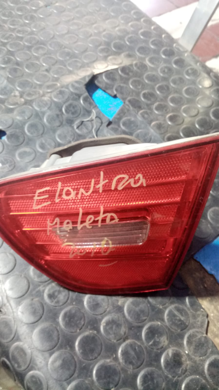 Foco maleta / portalon derecho hyundai elantra