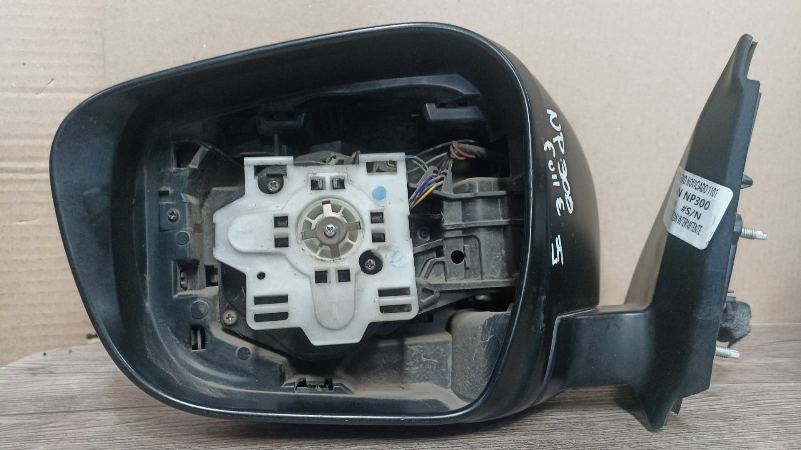 Espejo puerta izquierdo nissan np300