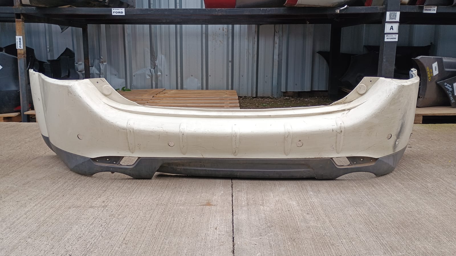 Parachoque trasero mahindra xuv 500 2013 2014 2015